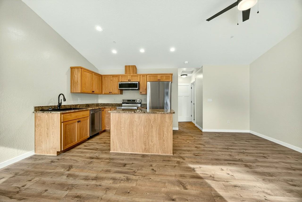 530 G St #2 - Photo 5 of 15