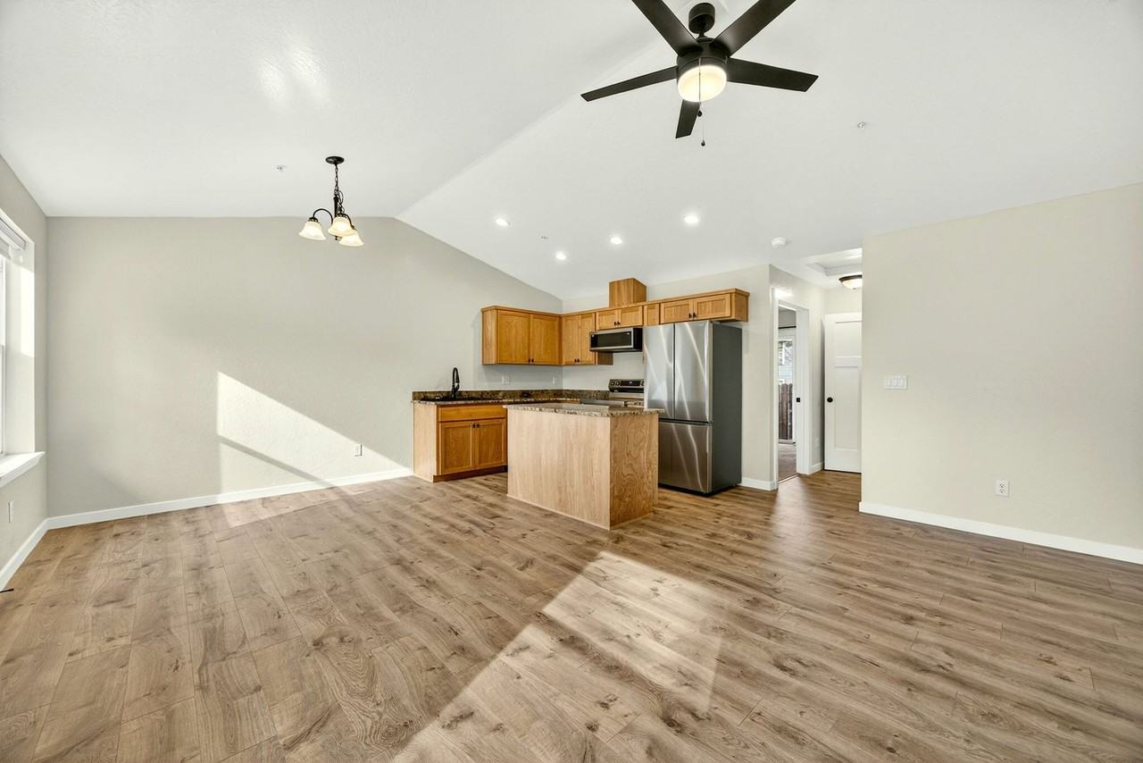 530 G St #2 - Photo 6 of 15