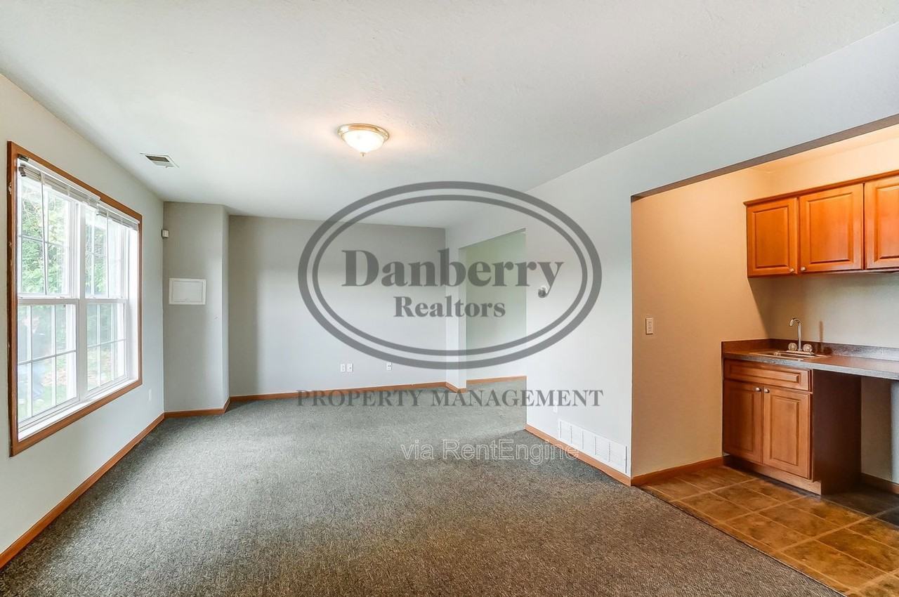 1103 N Byrne Rd #1 - Photo 3 of 37