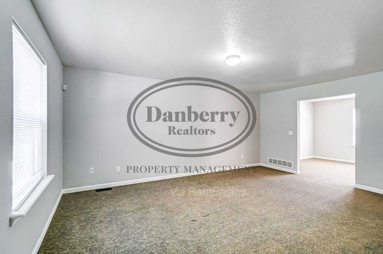 3571 Turret Green Dr #1 - Photo 4 of 50