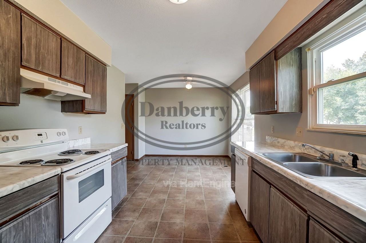 3602 Willow Run Dr #1 - Photo 7 of 26