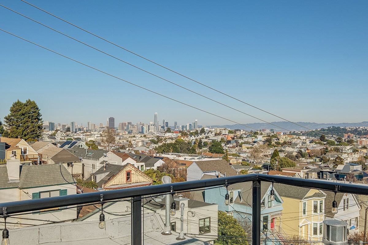 463 Duncan St - Photo 3 of 38