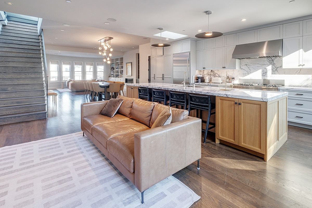 463 Duncan St - Photo 6 of 38