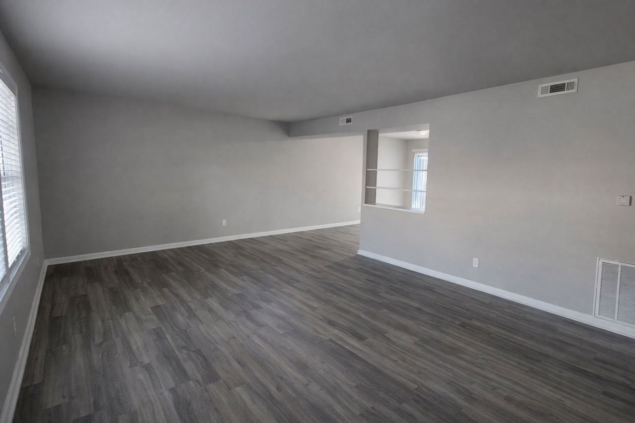 211 Ridgewood Ave - Photo 2 of 22