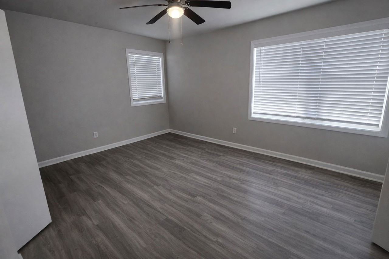 211 Ridgewood Ave - Photo 5 of 22