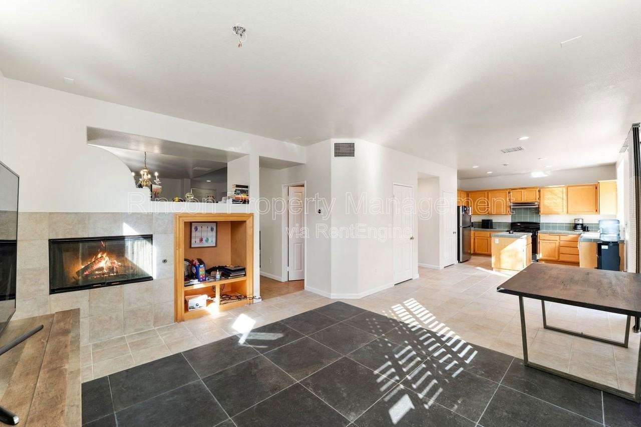 954 Taylor Ln - Photo 7 of 23