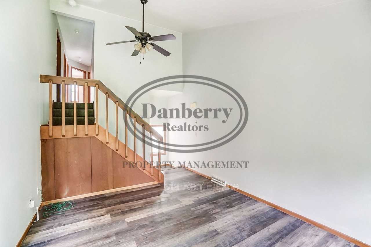 3164 Kylemore Rd #1 - Photo 4 of 31