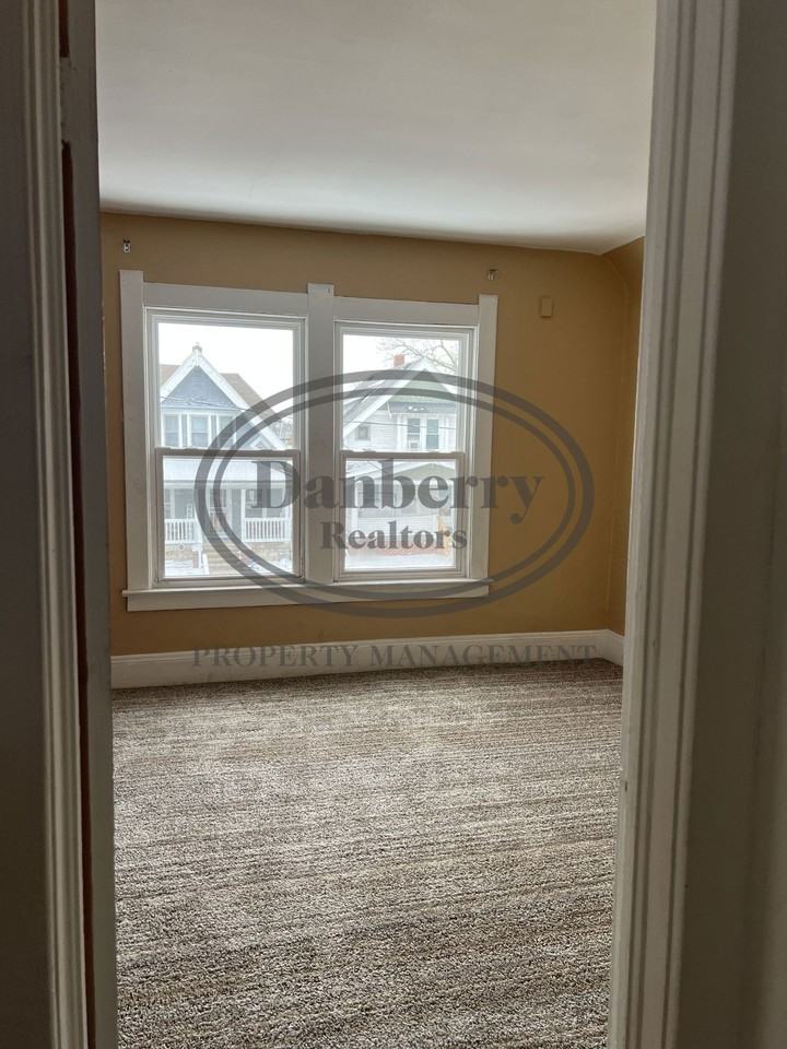 2416 Lawton Ave #1 - Photo 7 of 15