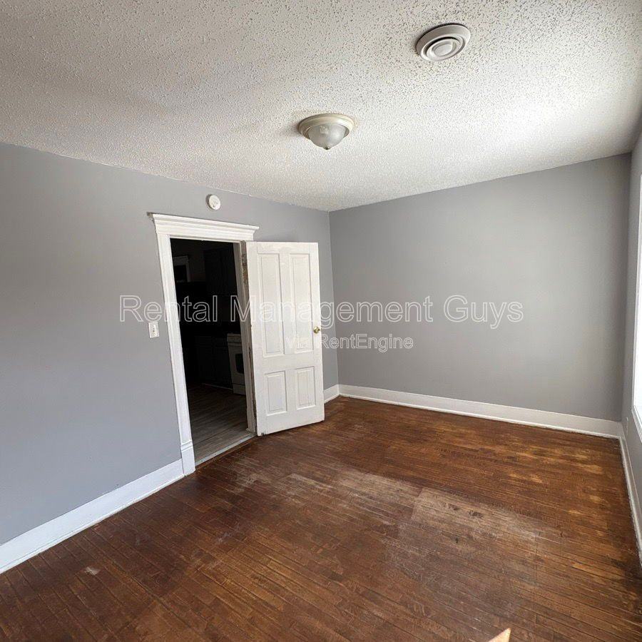 2931 Bryant Ave N #2 - Photo 2 of 18