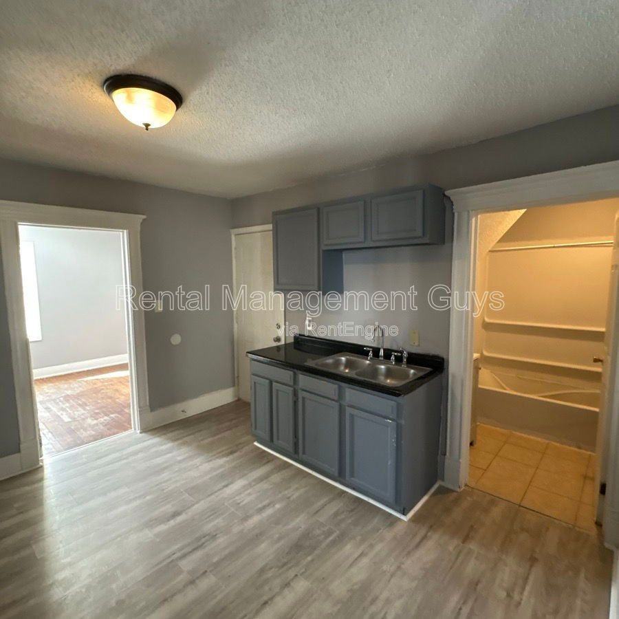 2931 Bryant Ave N #2 - Photo 4 of 18