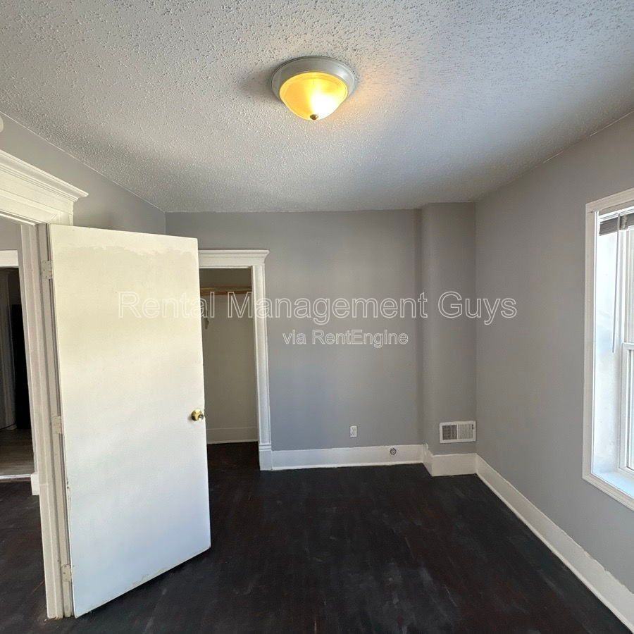 2931 Bryant Ave N #2 - Photo 6 of 18