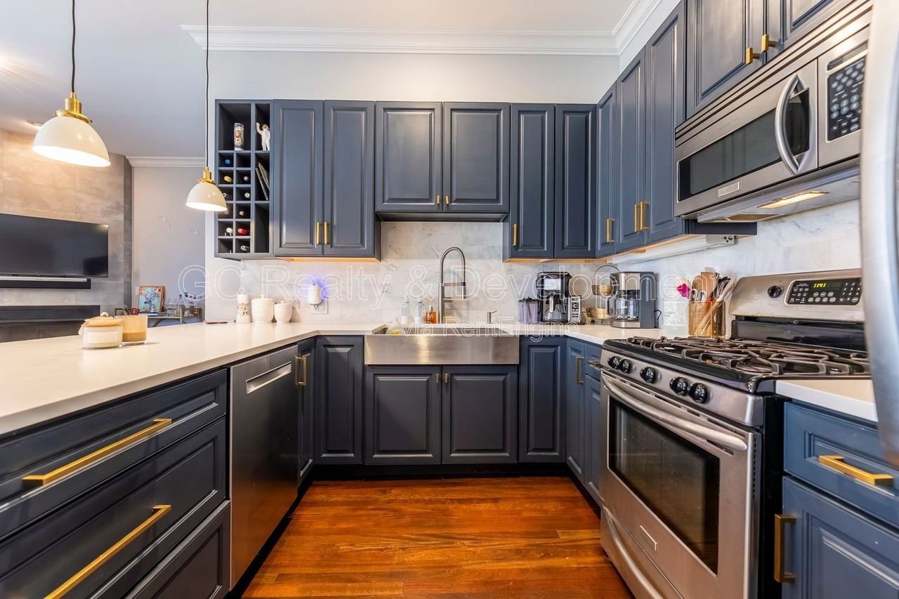 852 N Damen Ave #2C - Photo 3 of 20