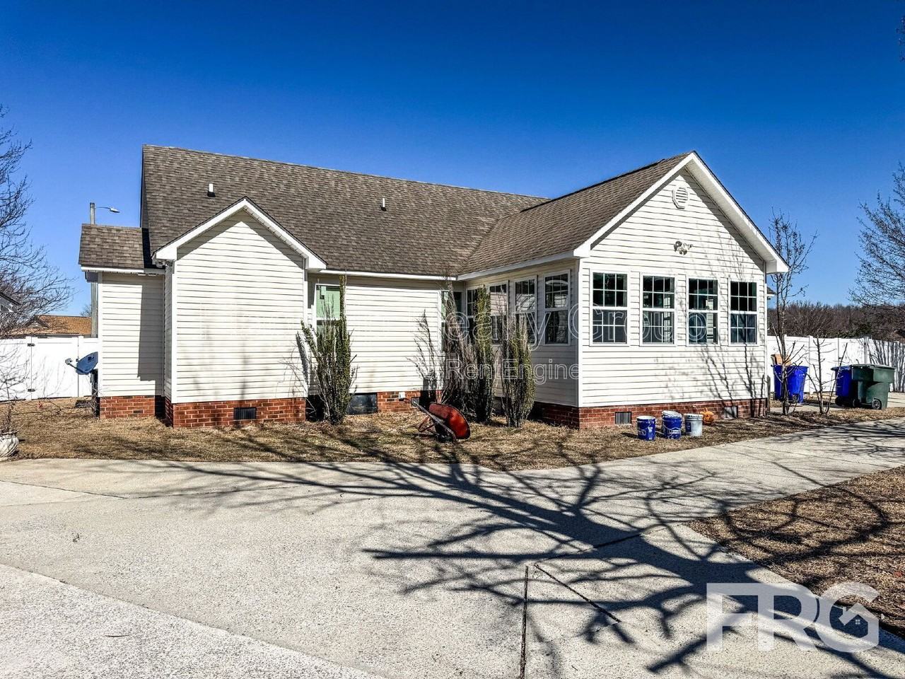 2104 Beauvoir Ct - Photo 4 of 5