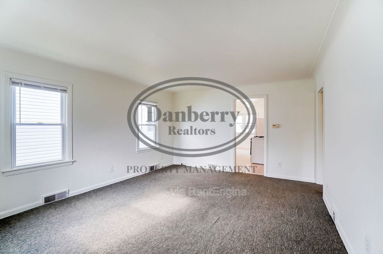 919 Brookley Blvd #1 - Photo 5 of 39