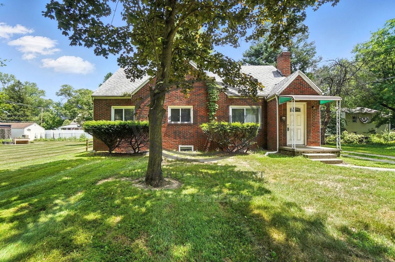 822 Searles Rd #1 - Photo 2 of 50