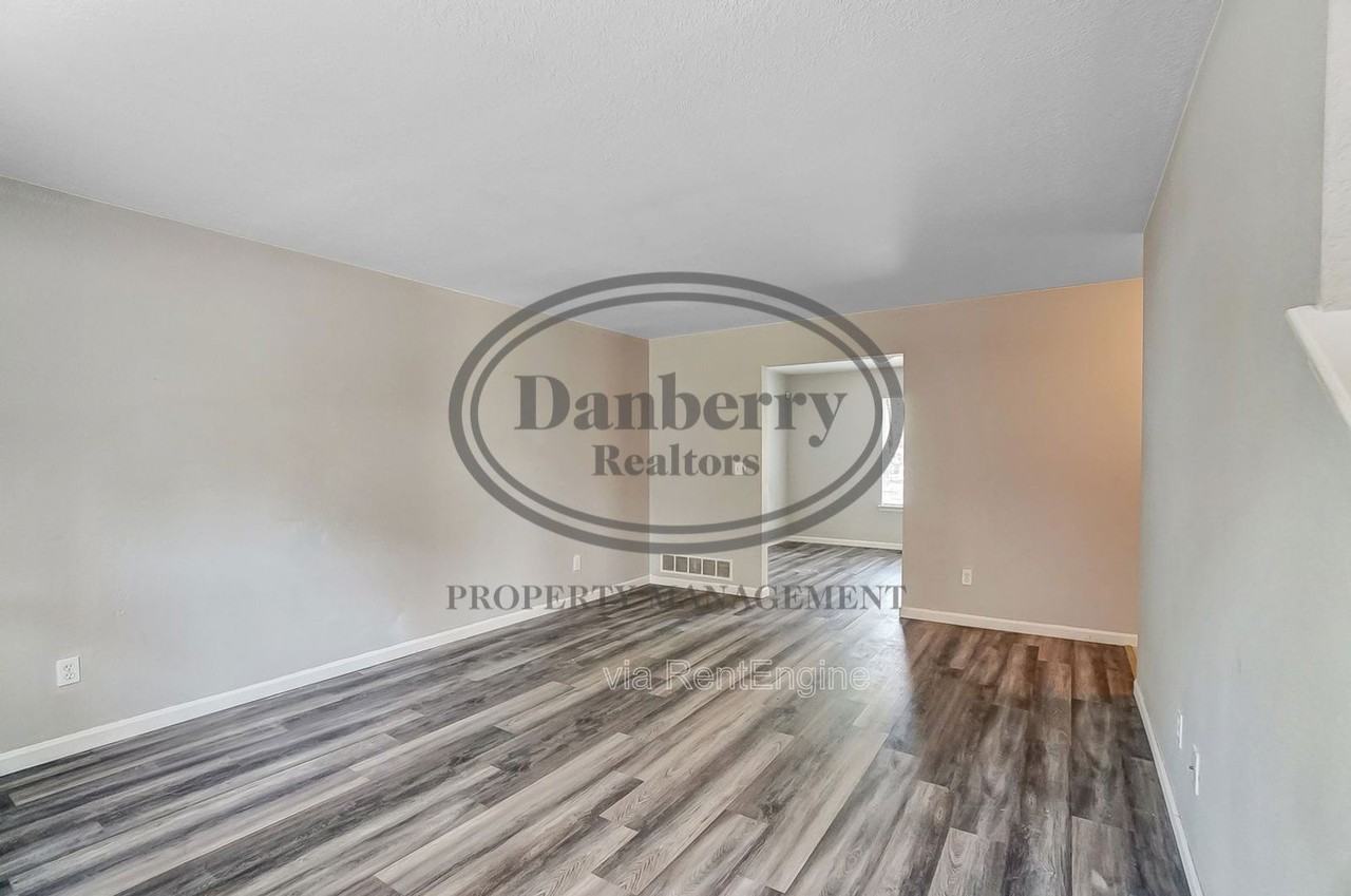 3612 Willow Run Dr #1 - Photo 2 of 38