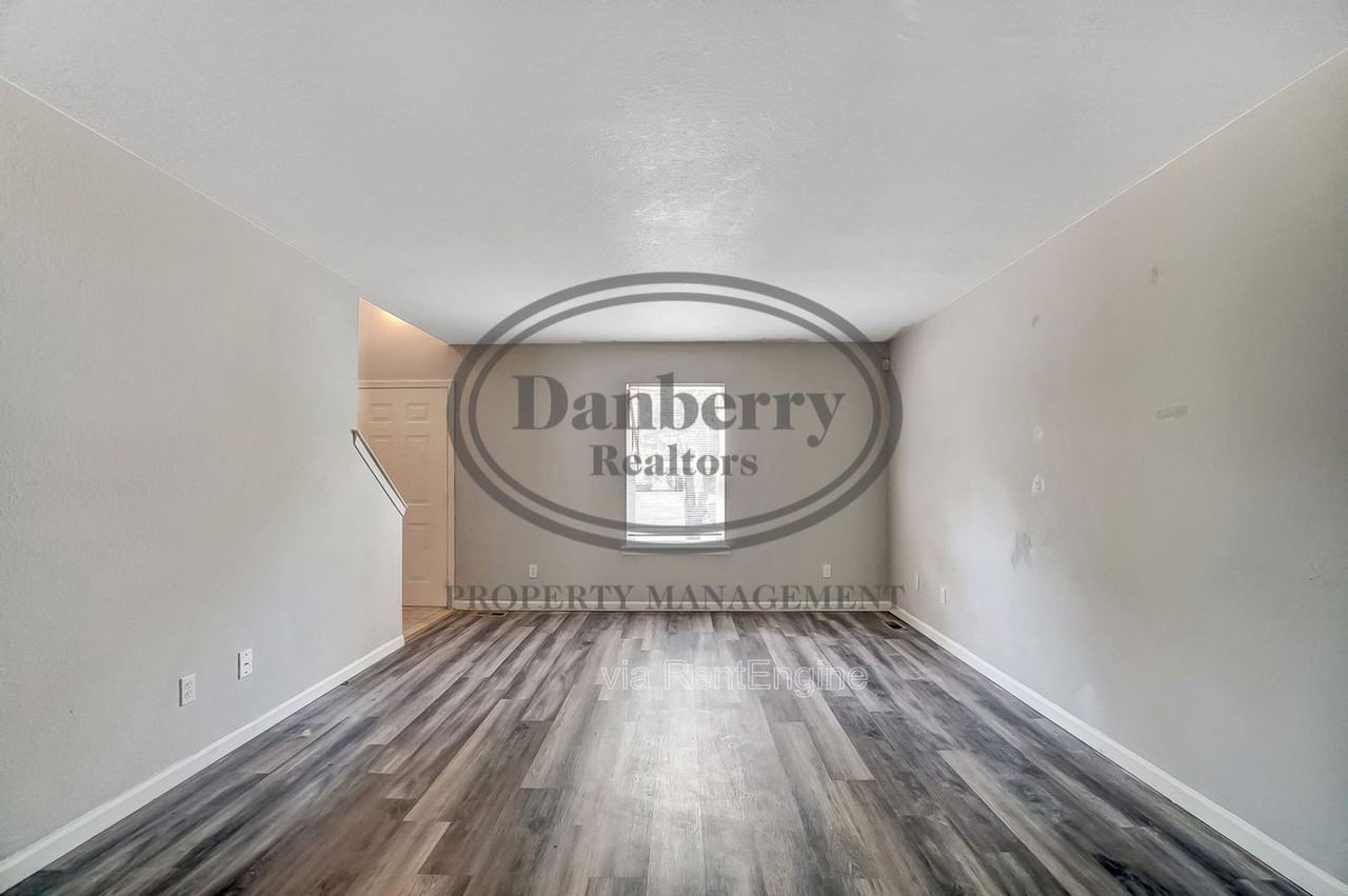 3612 Willow Run Dr #1 - Photo 4 of 38