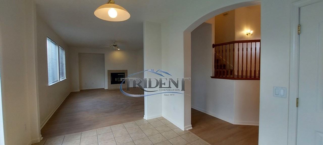 1683 Cobblestone Dr - Photo 4 of 25