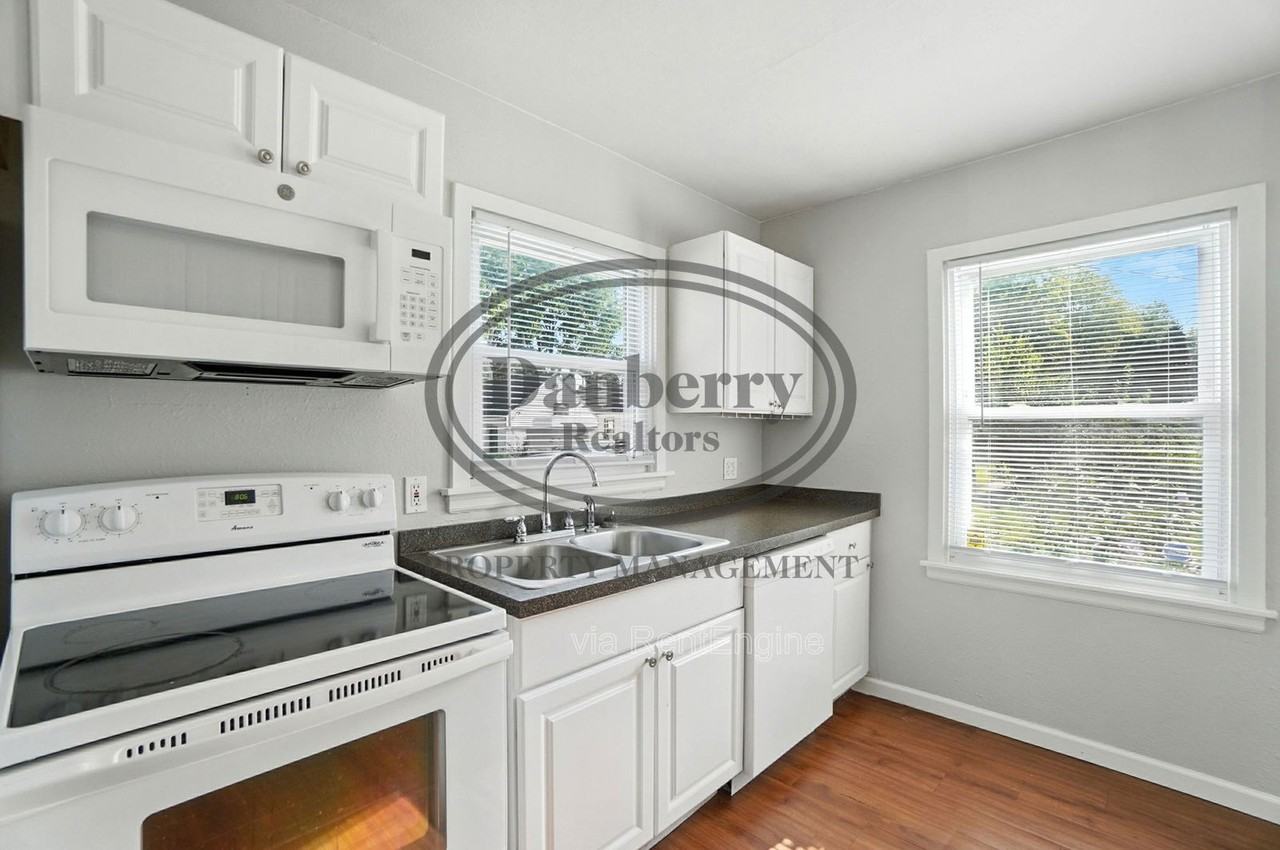 1126 Searles Rd #1 - Photo 6 of 40