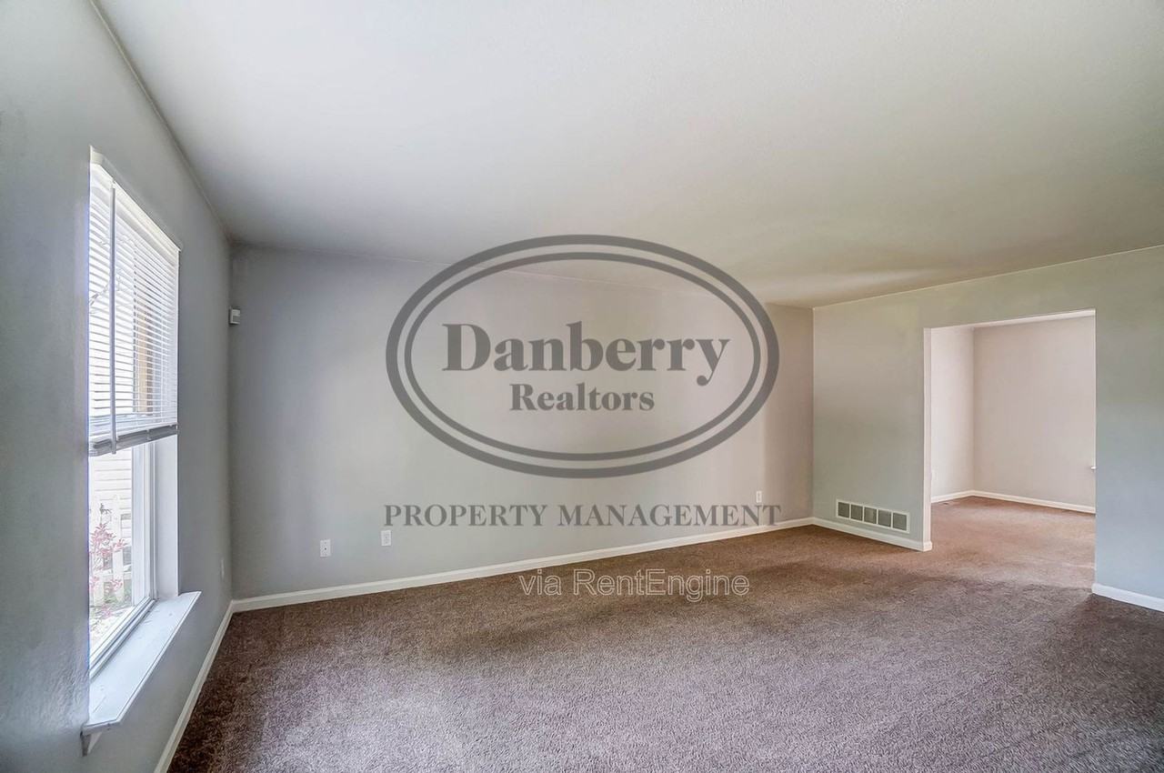 3733 Willow Run Dr #1 - Photo 2 of 50