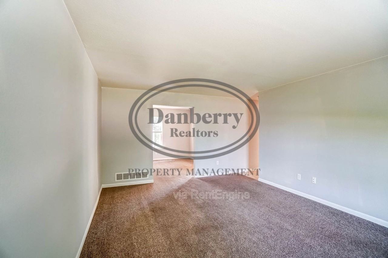 3733 Willow Run Dr #1 - Photo 6 of 50