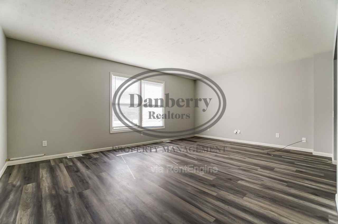 1103 Searles Rd #1 - Photo 5 of 41