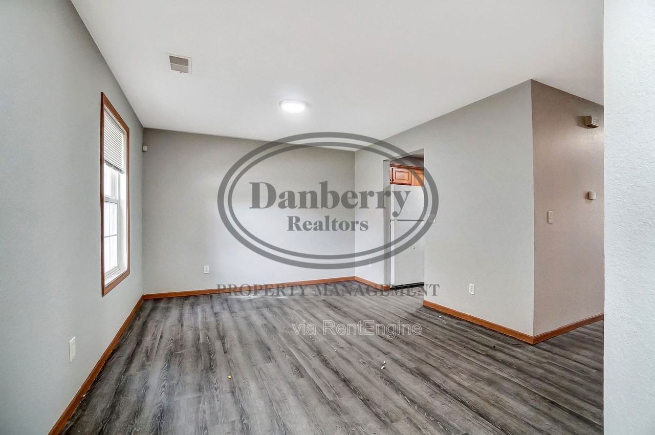 1115 N Byrne Rd #1 - Photo 2 of 39