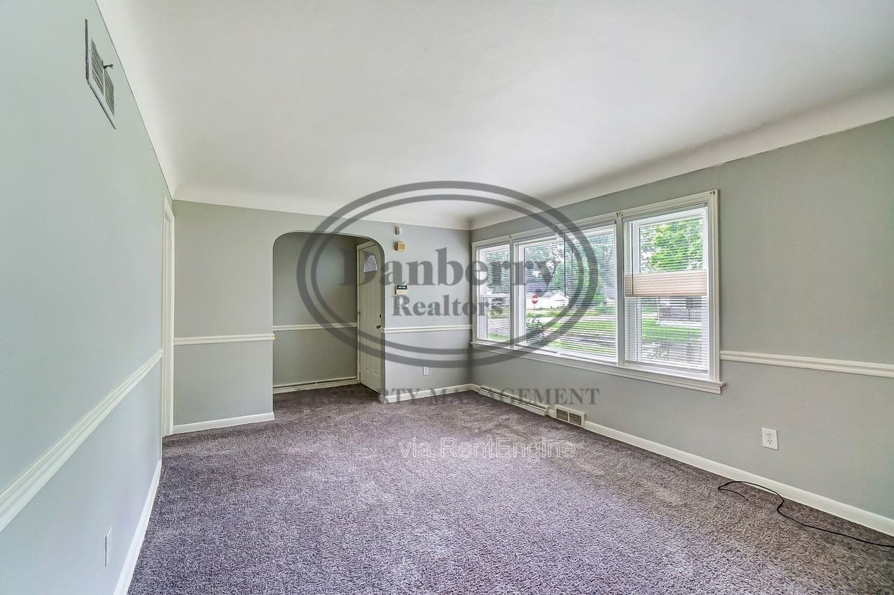 833 Turner Ave #1 - Photo 6 of 25