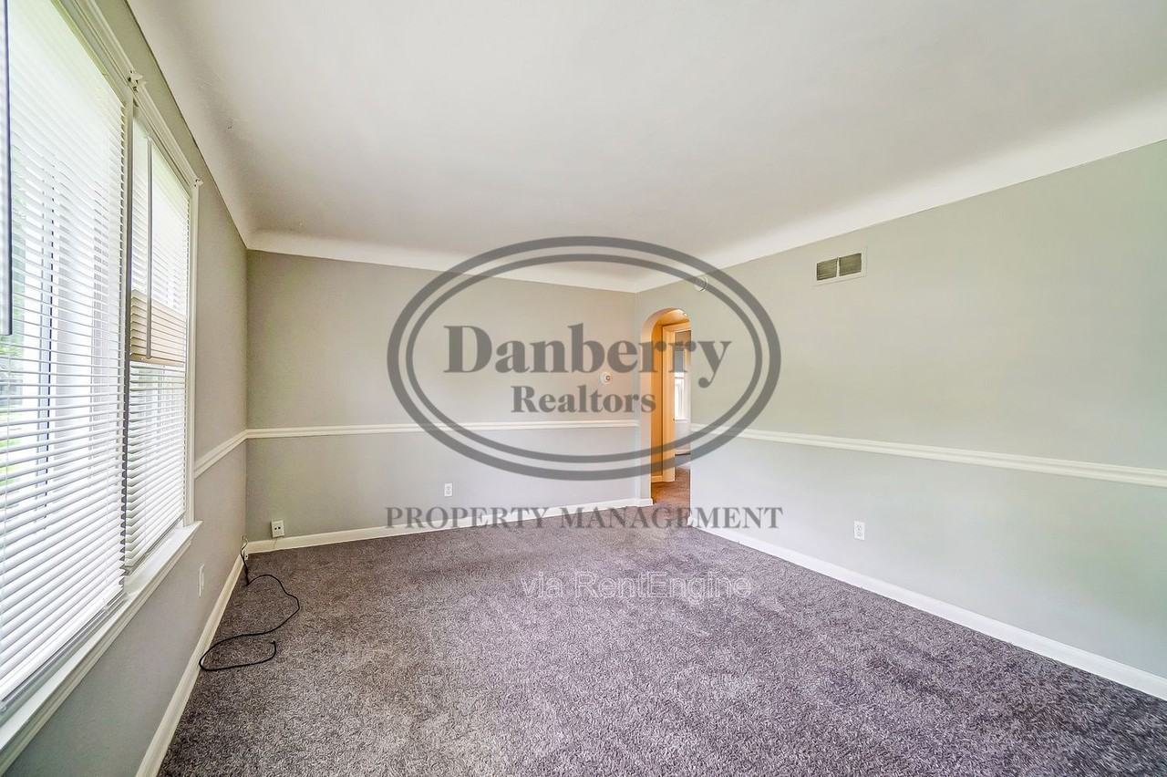 833 Turner Ave #1 - Photo 7 of 25