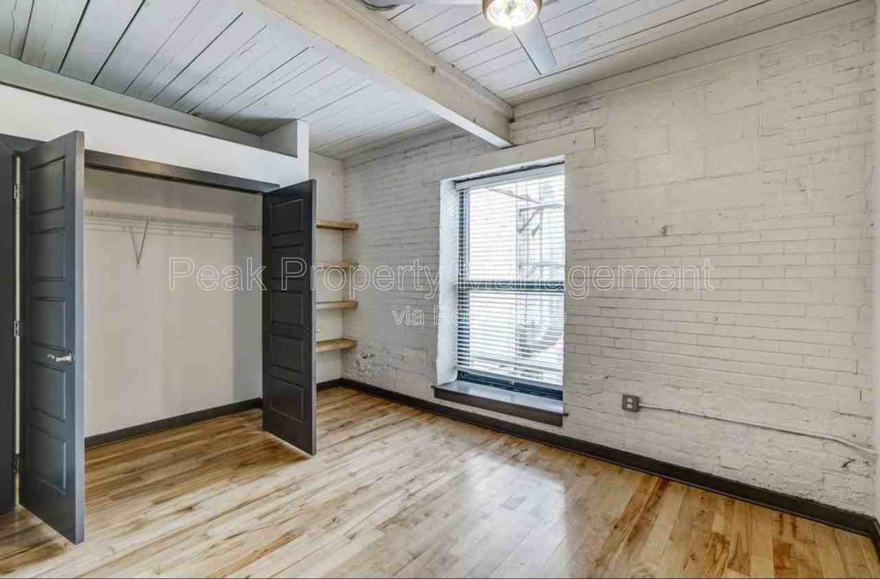 325 Brown St #2020 - Photo 3 of 8