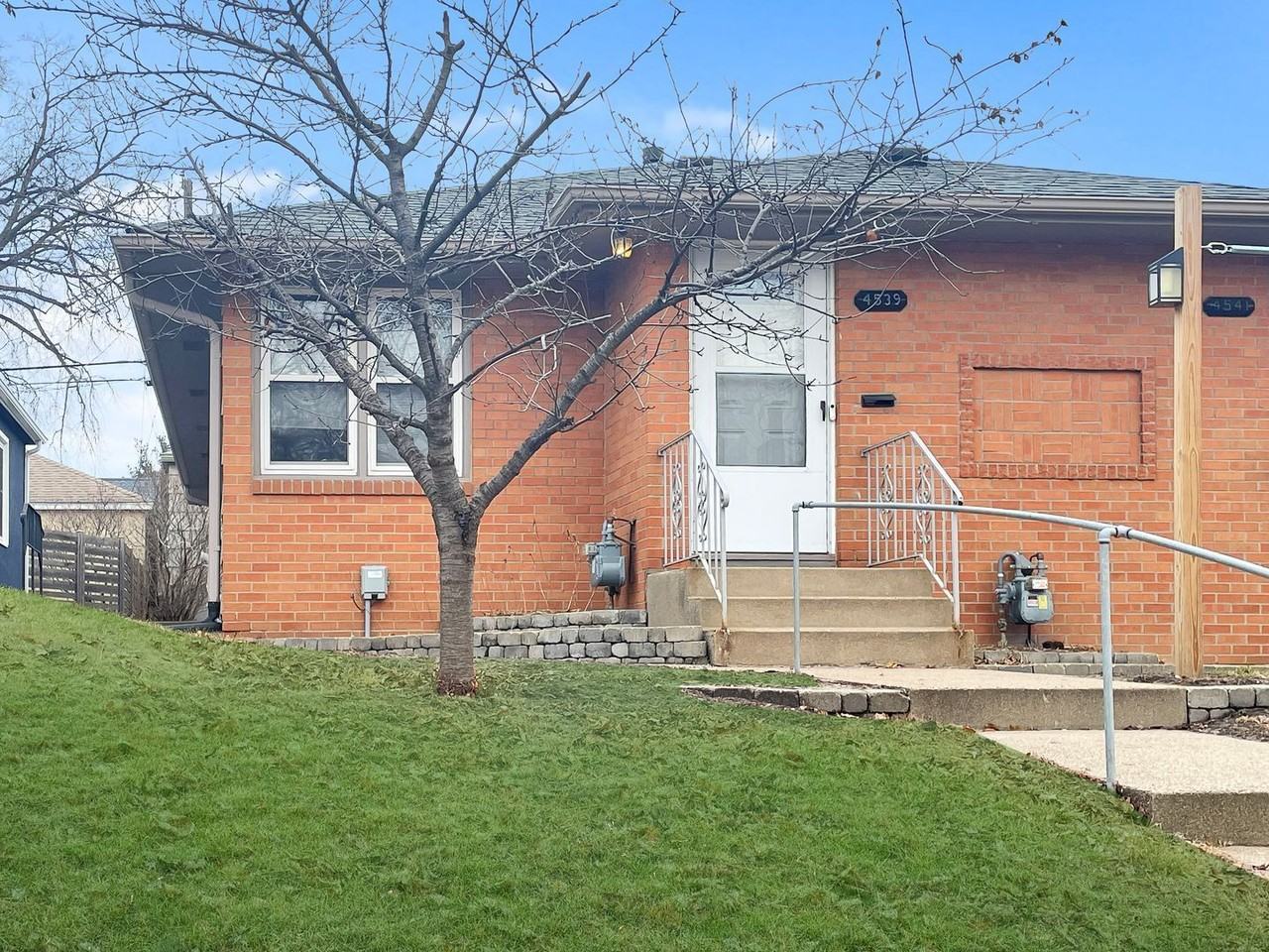 4539 Bloomington Ave - Photo 5 of 28