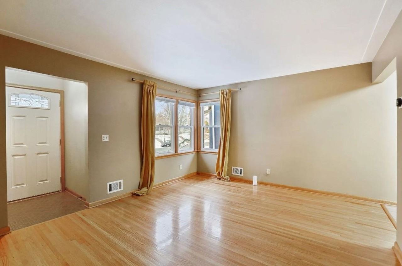 4539 Bloomington Ave - Photo 7 of 28