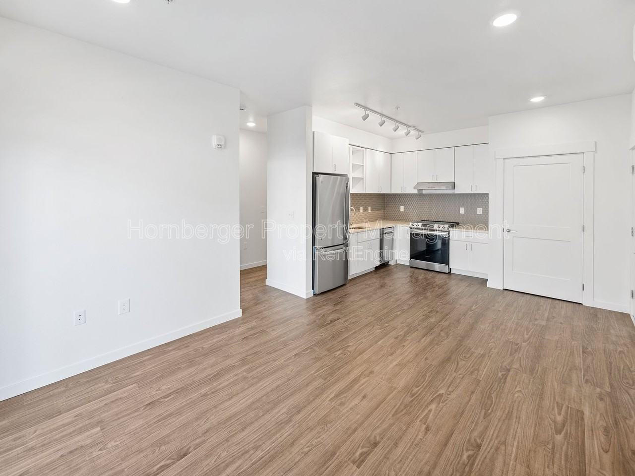 155 E Cleveland Ave #104 - Photo 4 of 11