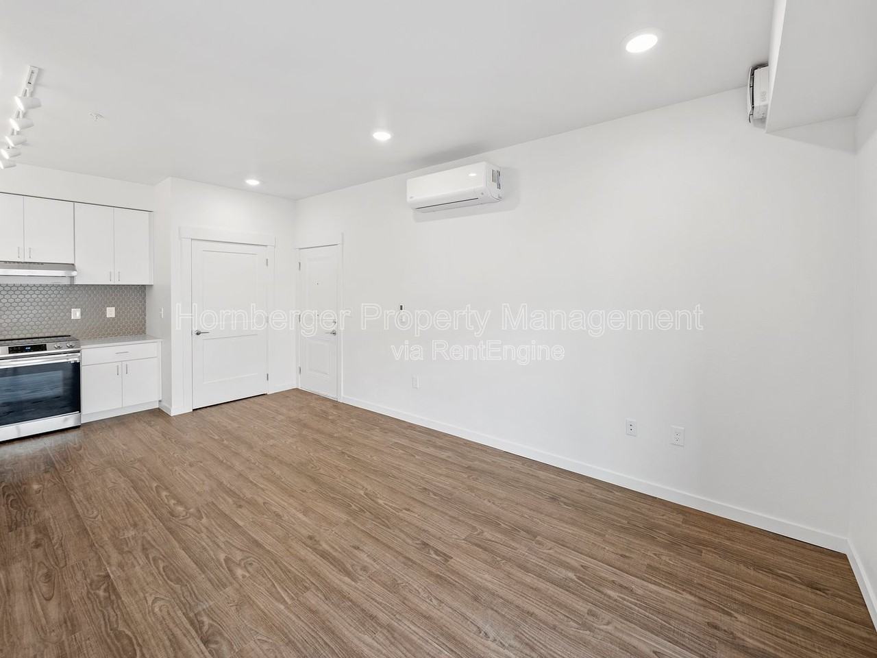 155 E Cleveland Ave #104 - Photo 5 of 11