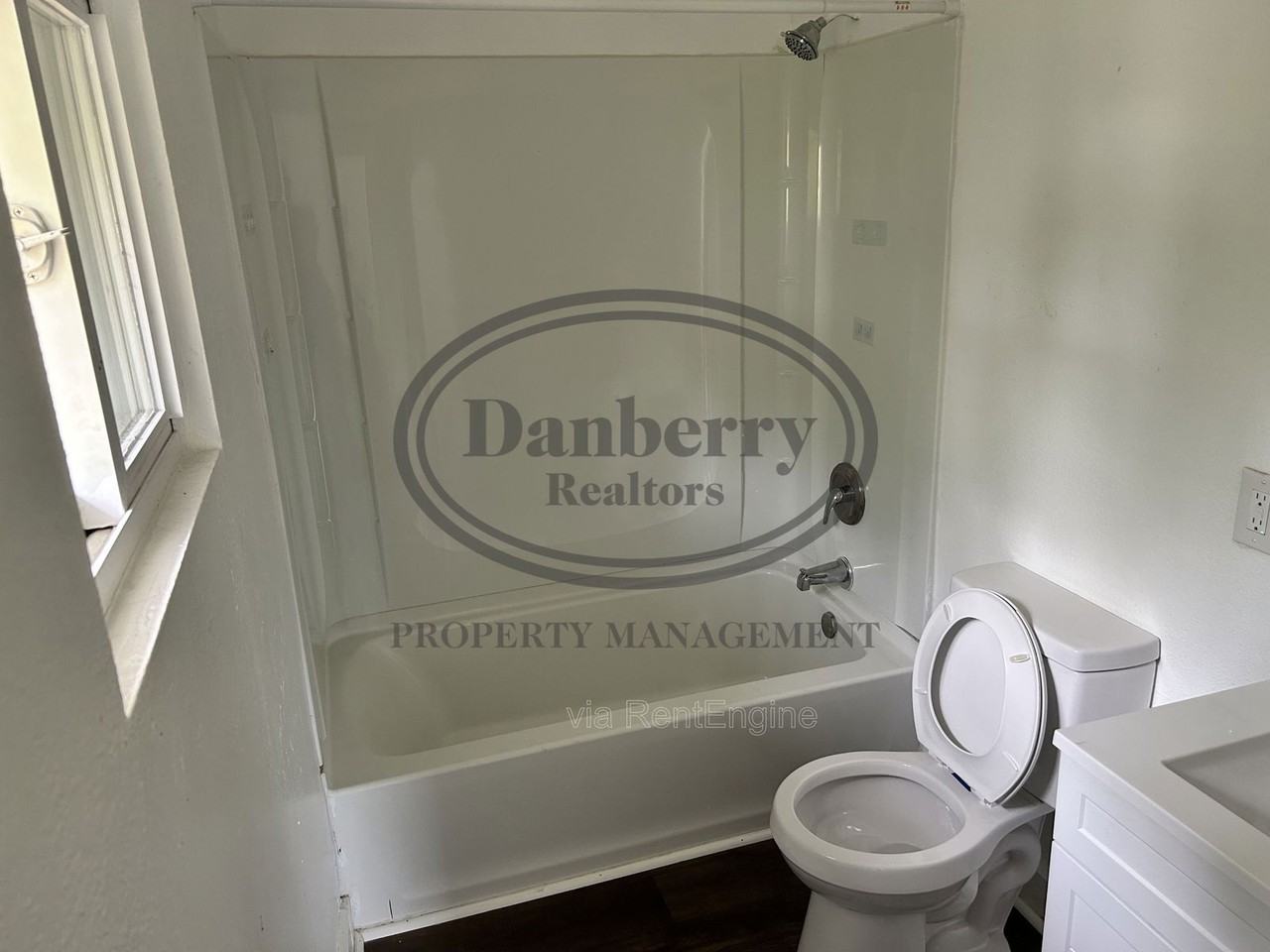 1848 Cone St #2 - Photo 7 of 8