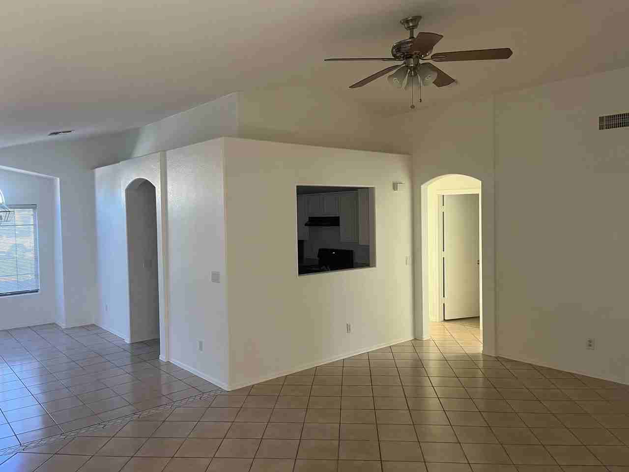 13225 W Desert Ln - Photo 3 of 23