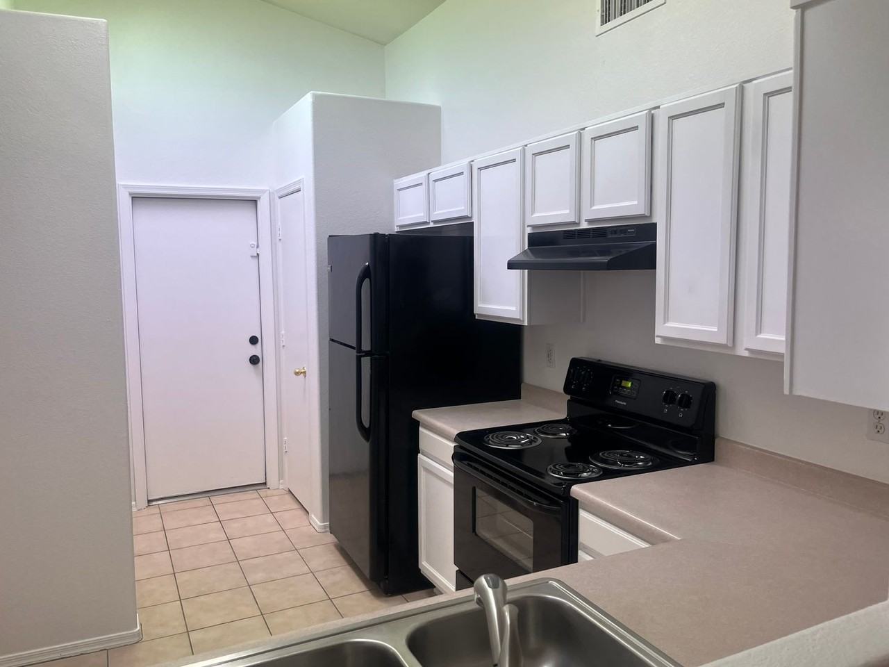 13225 W Desert Ln - Photo 5 of 23