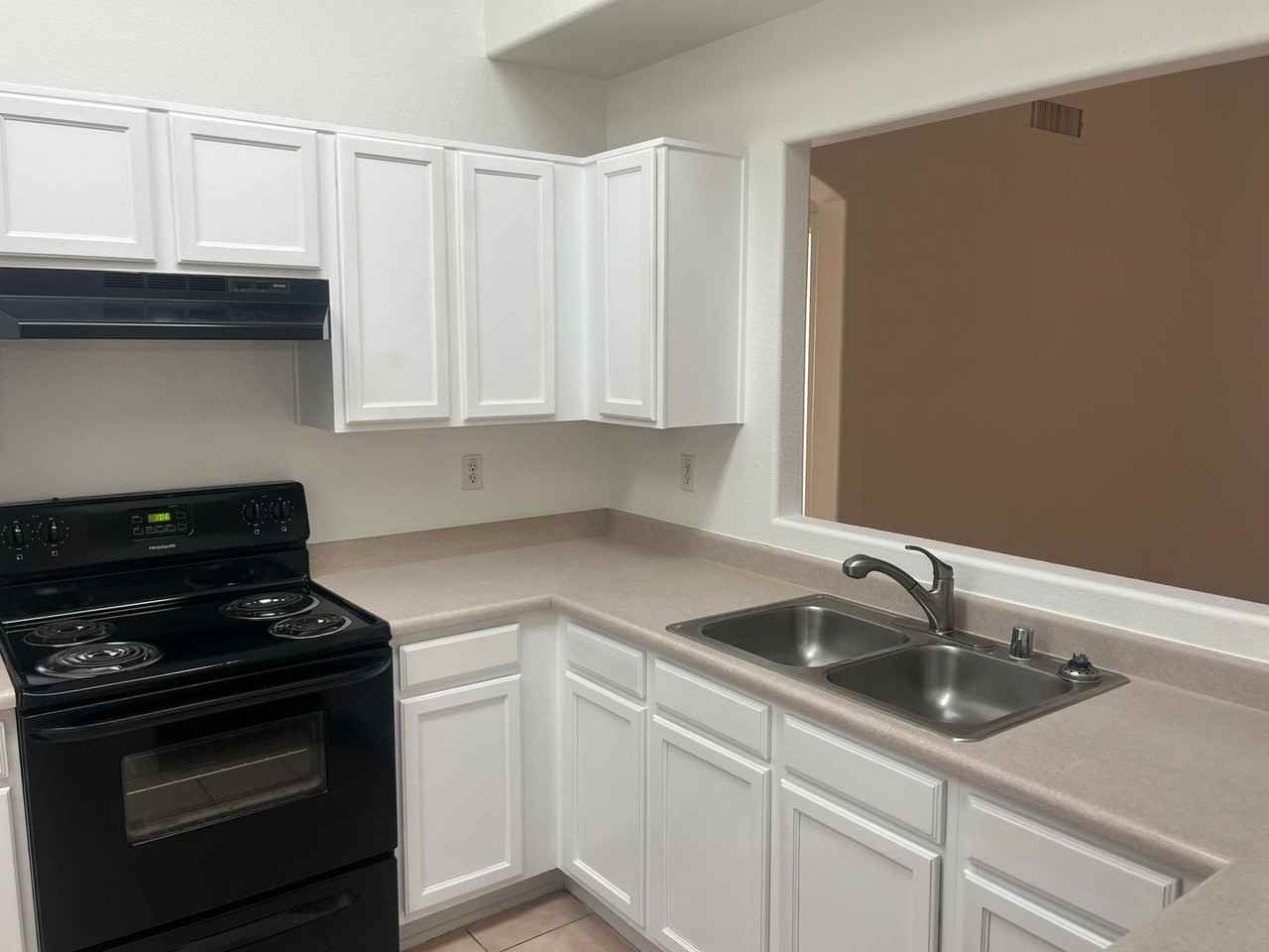 13225 W Desert Ln - Photo 6 of 23