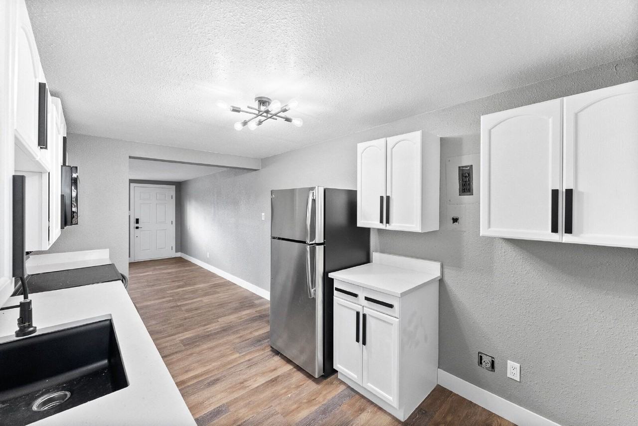 1100 Rosemary St #3 - Photo 5 of 18