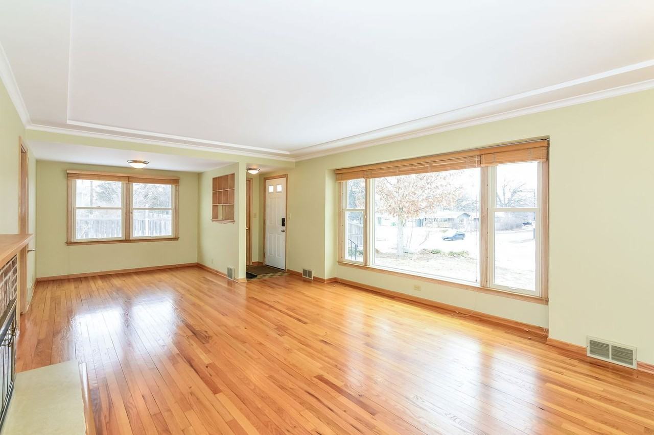 2420 Sumter Ave S - Photo 6 of 32