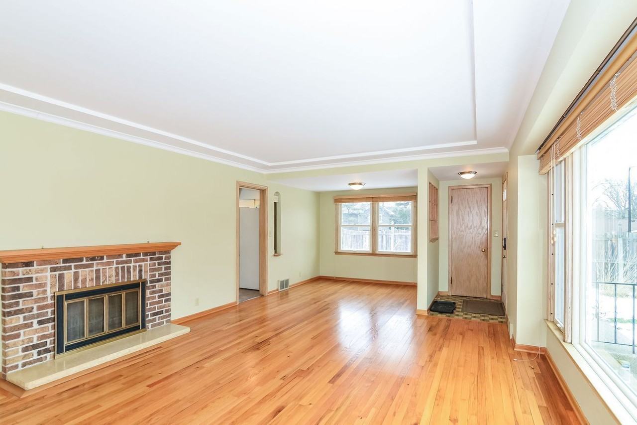 2420 Sumter Ave S - Photo 7 of 32