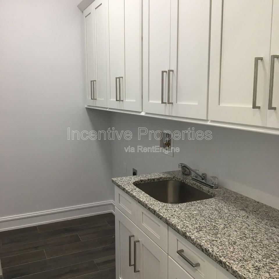 109 E Evans St - Photo 6 of 35