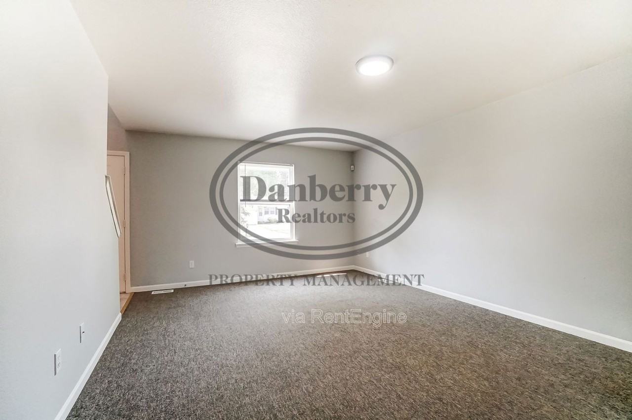 3704 Willow Run Dr #1 - Photo 5 of 50