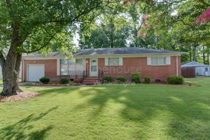 featured image of 290 Sedgefield Ave