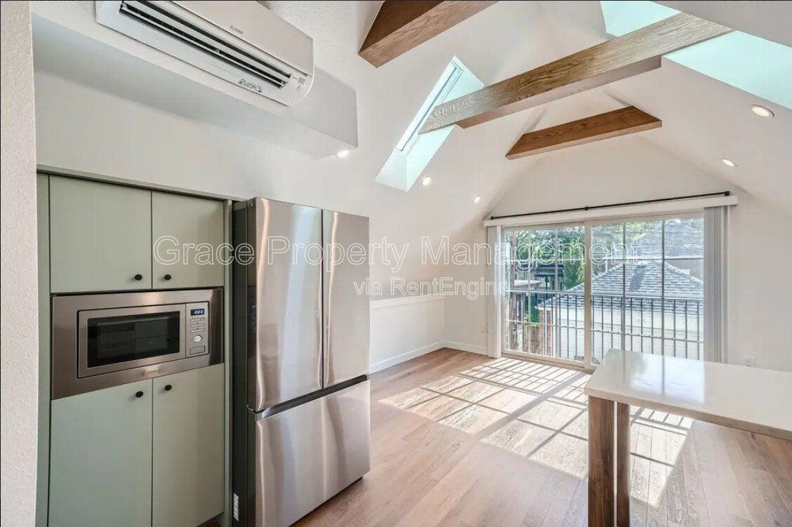 1308 1/2 S Grant St - Photo 3 of 15