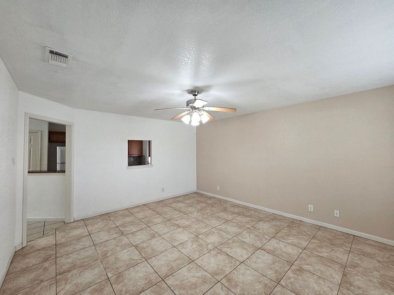 909 Yi Dr #B - Photo 2 of 26