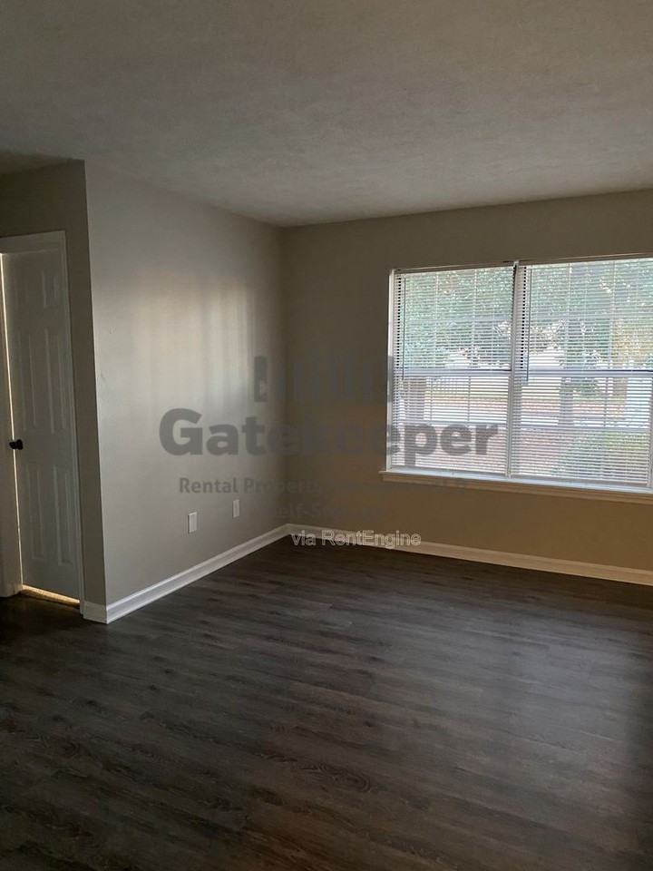 209 Sheraton Ct - Photo 6 of 11