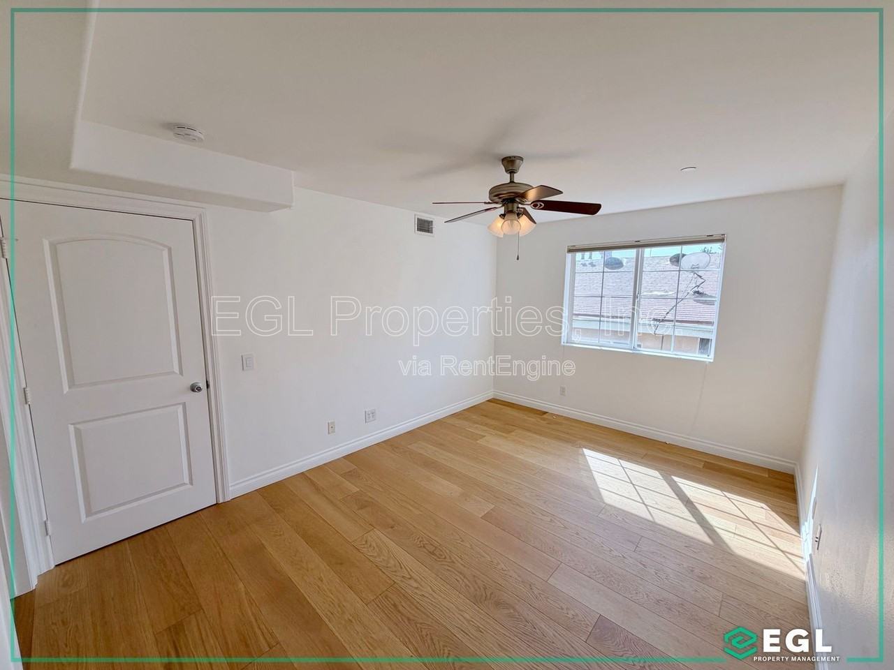 1521 S Hayworth Ave #102 - Photo 6 of 18