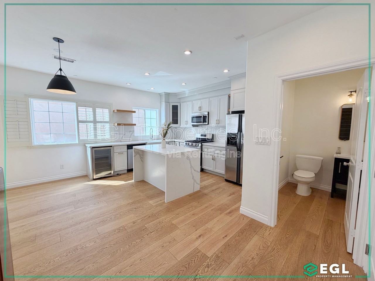 1521 S Hayworth Ave #102 - Photo 4 of 20