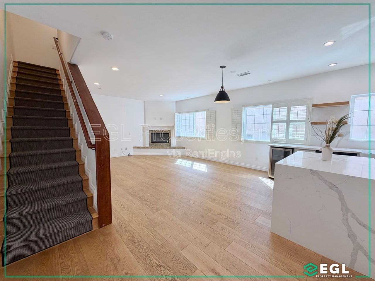 1521 S Hayworth Ave #102 - Photo 7 of 20